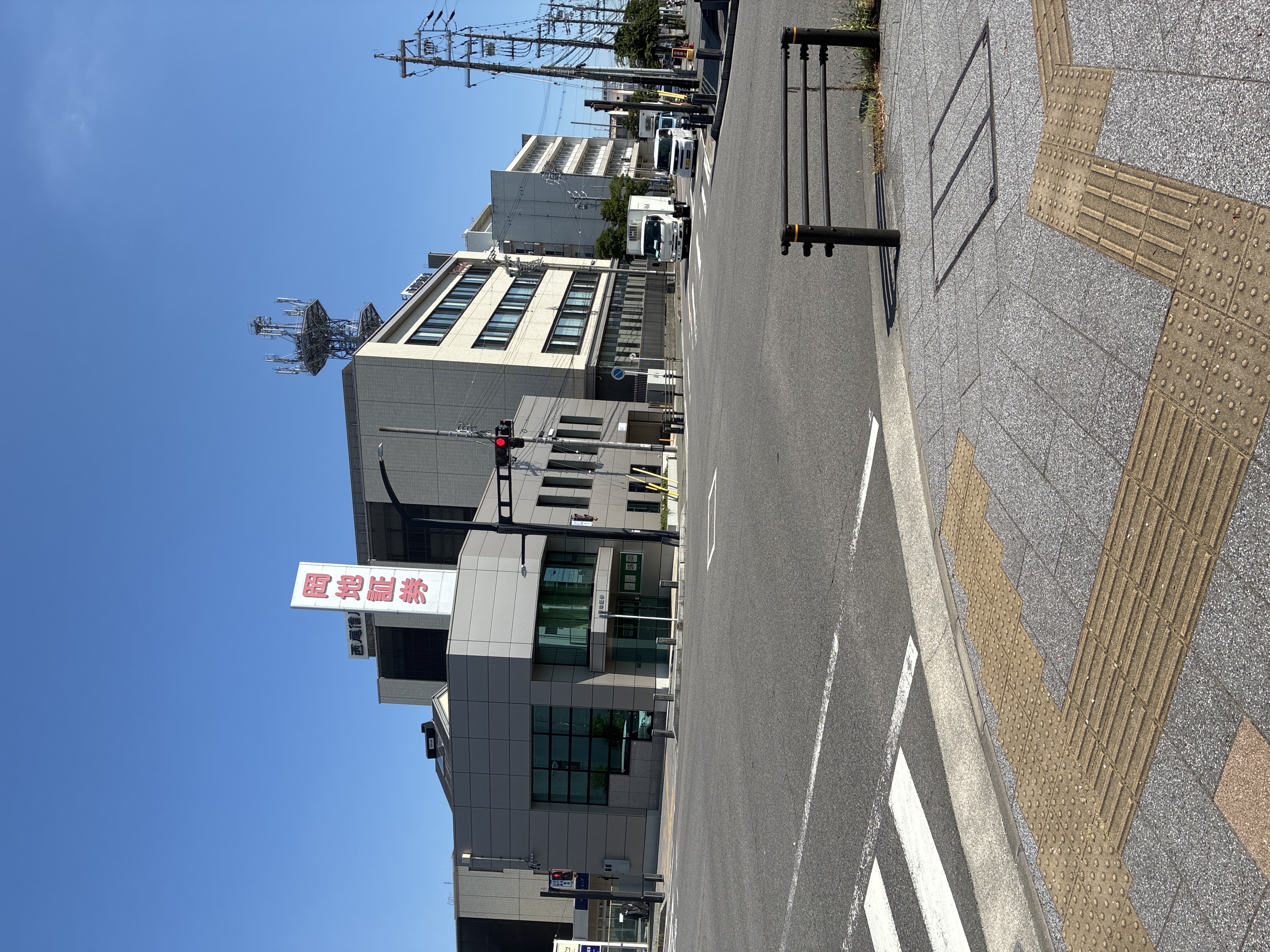 岡地証券 西尾支店