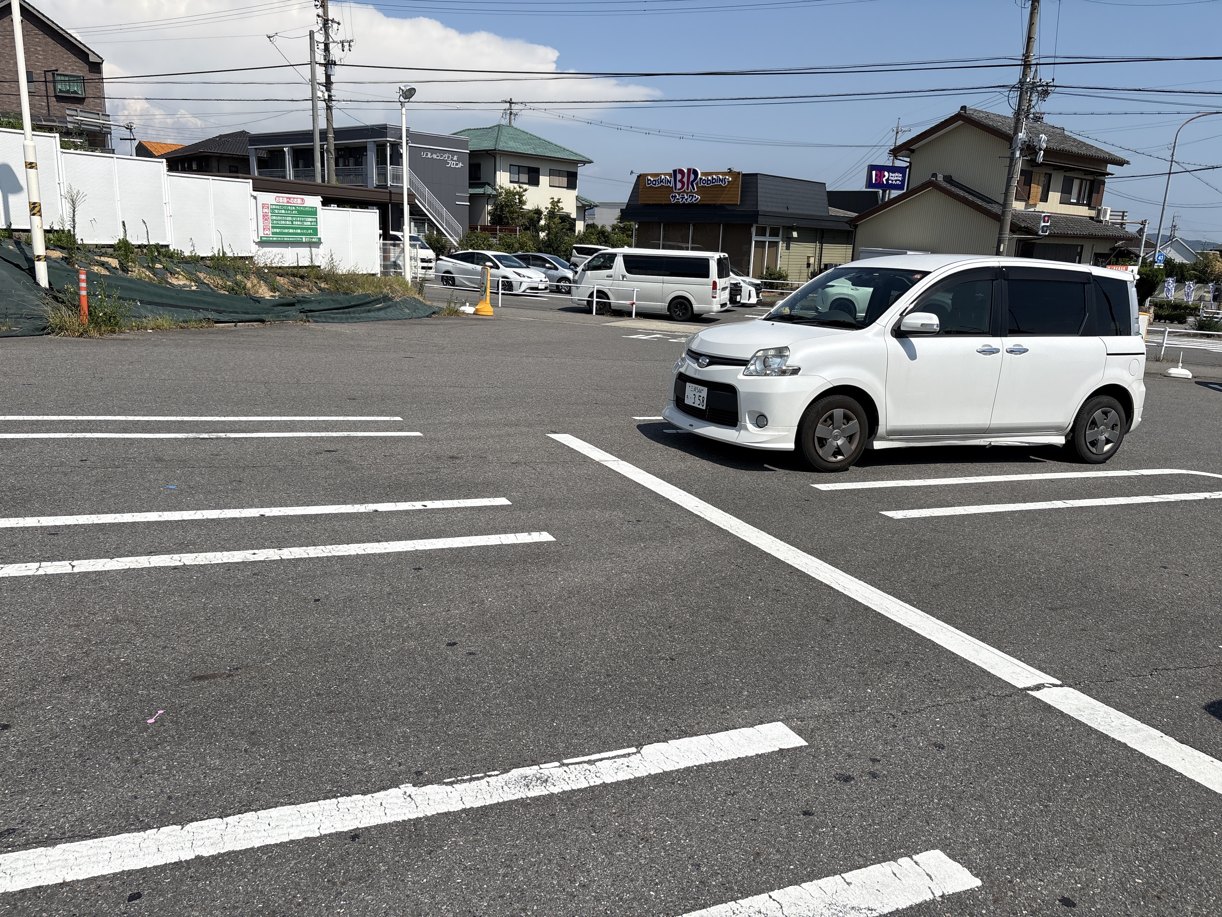 セブン-イレブン 西尾住崎町店駐車場