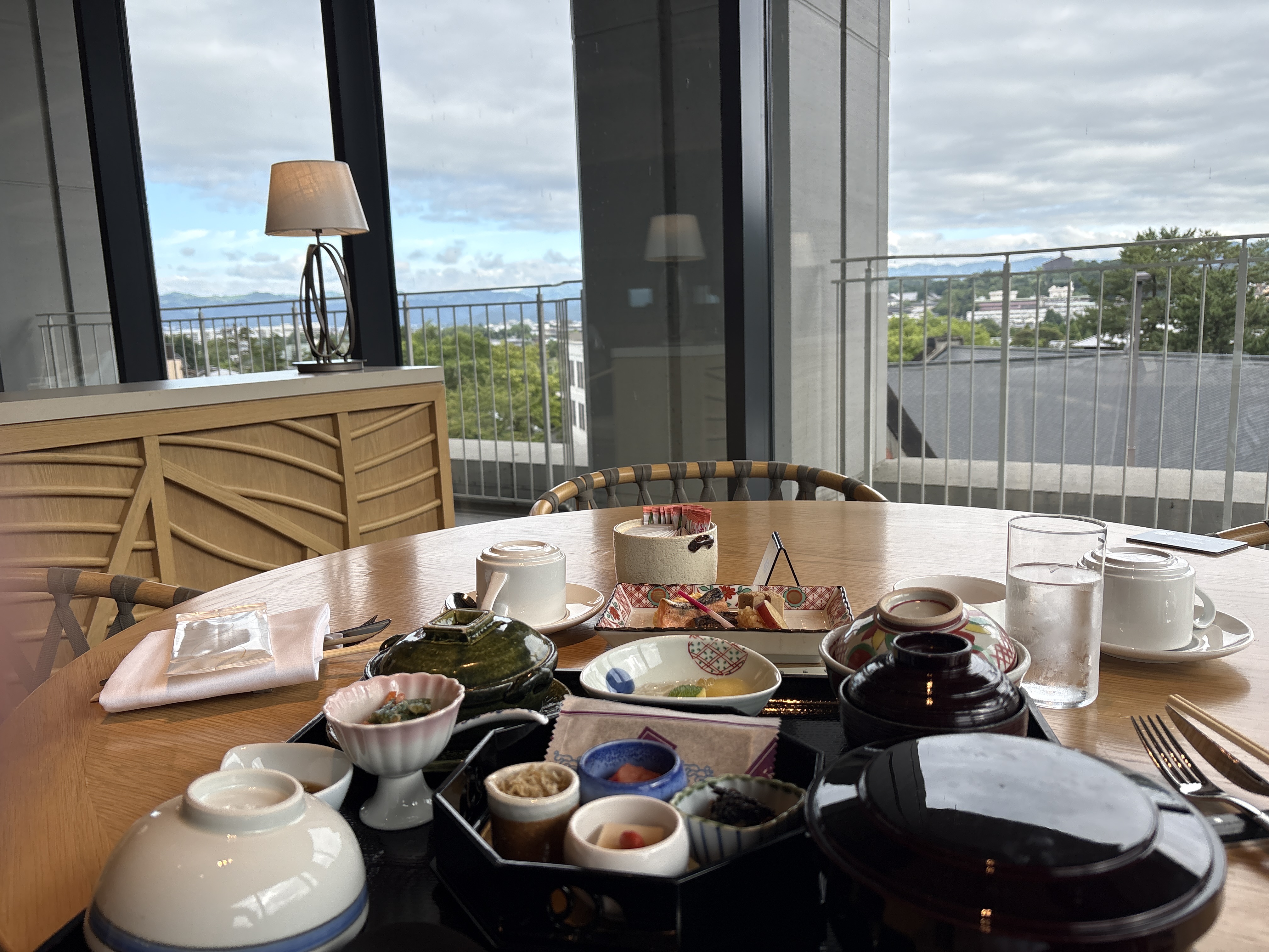 ALL DAY DINING 洛空