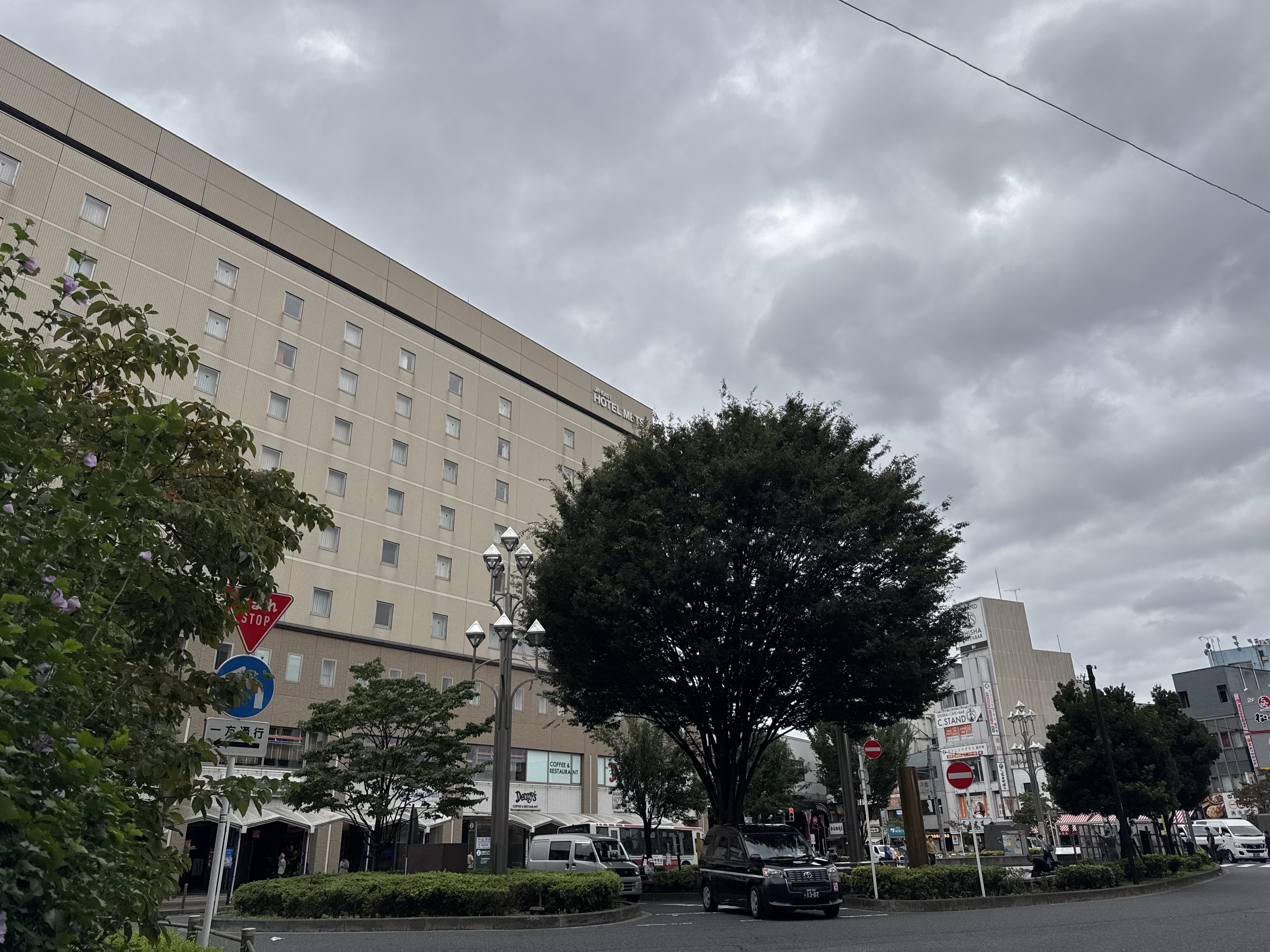 高円寺北口広場