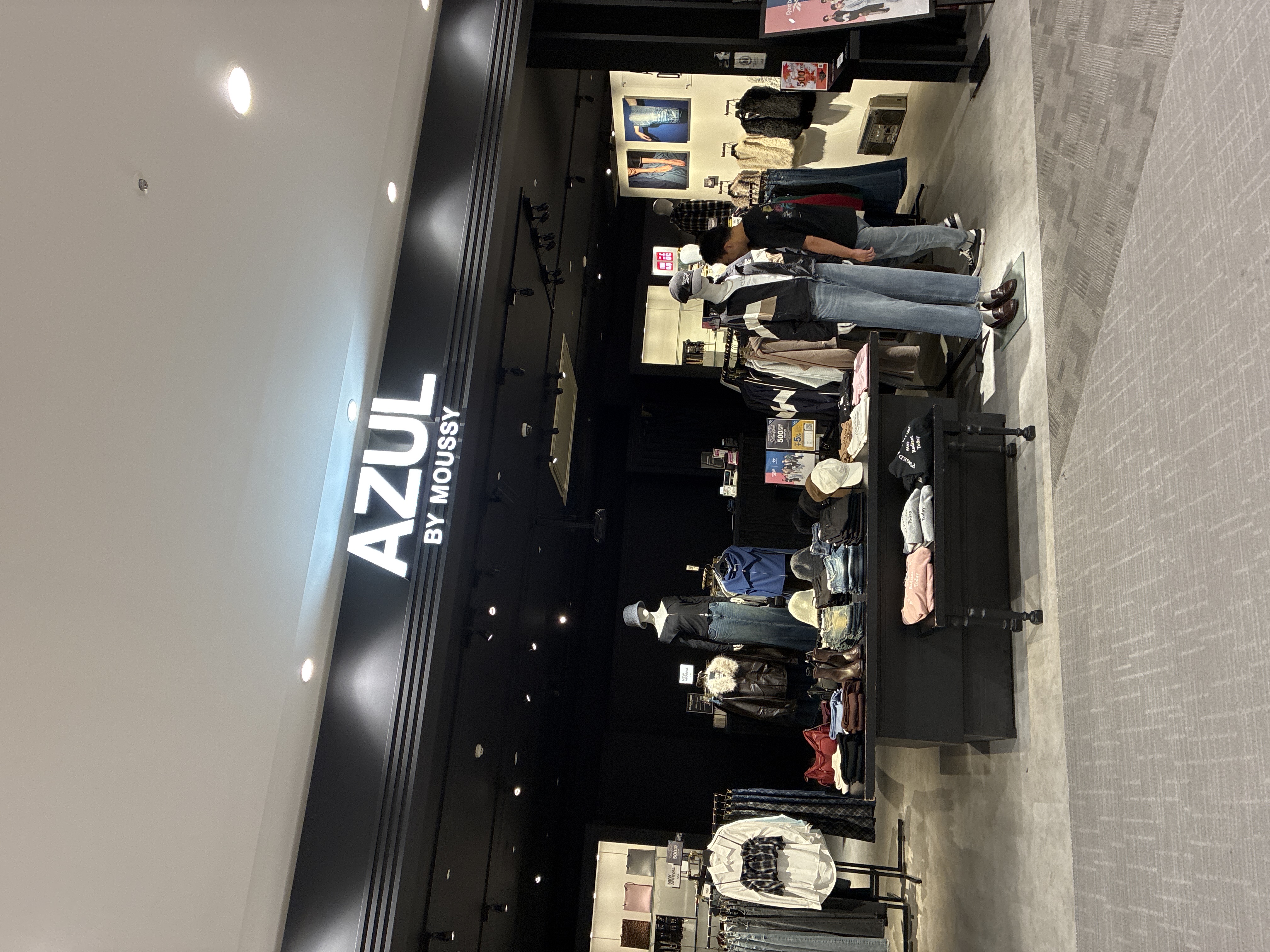 AZUL BY MOUSSY イオンモール岡崎店