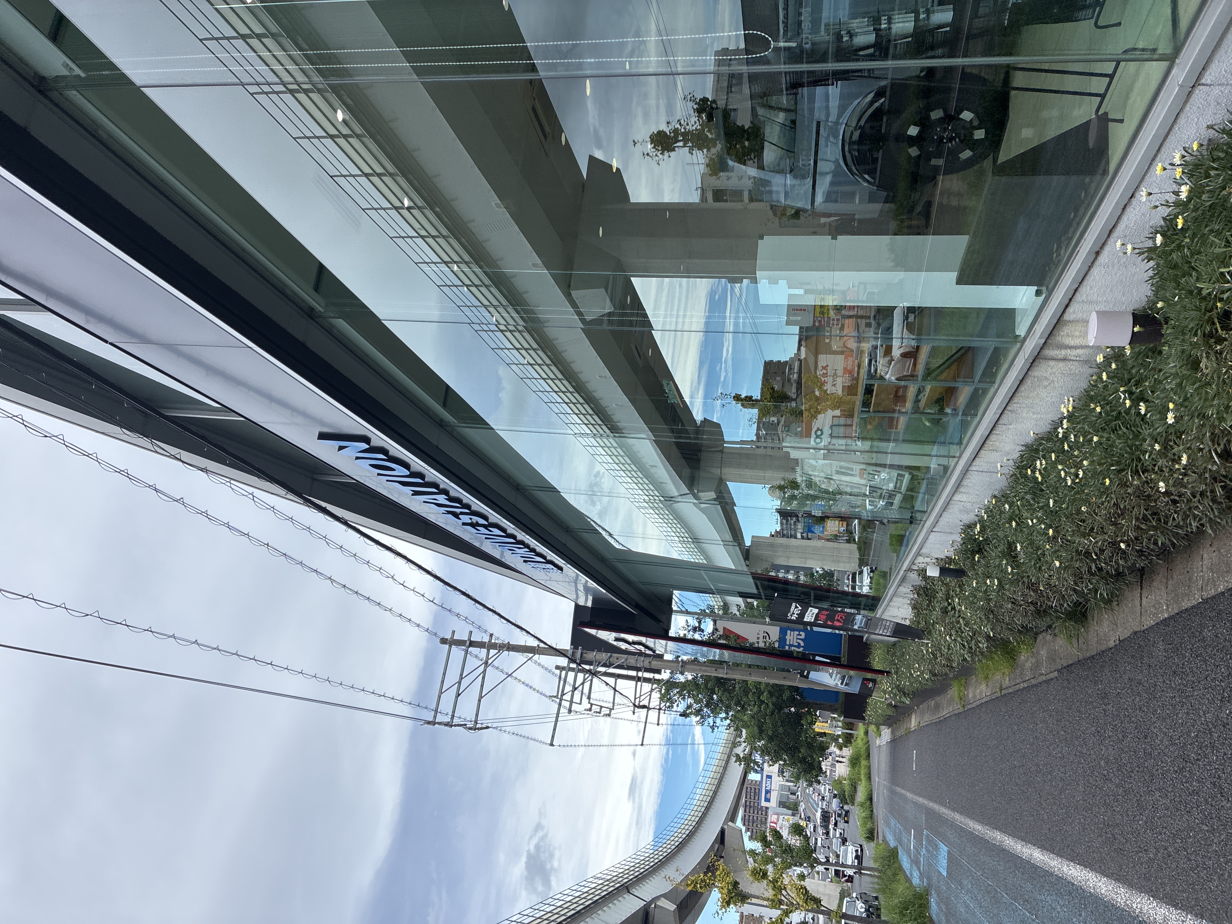 西日本三菱自動車販売㈱ グリーンロード店