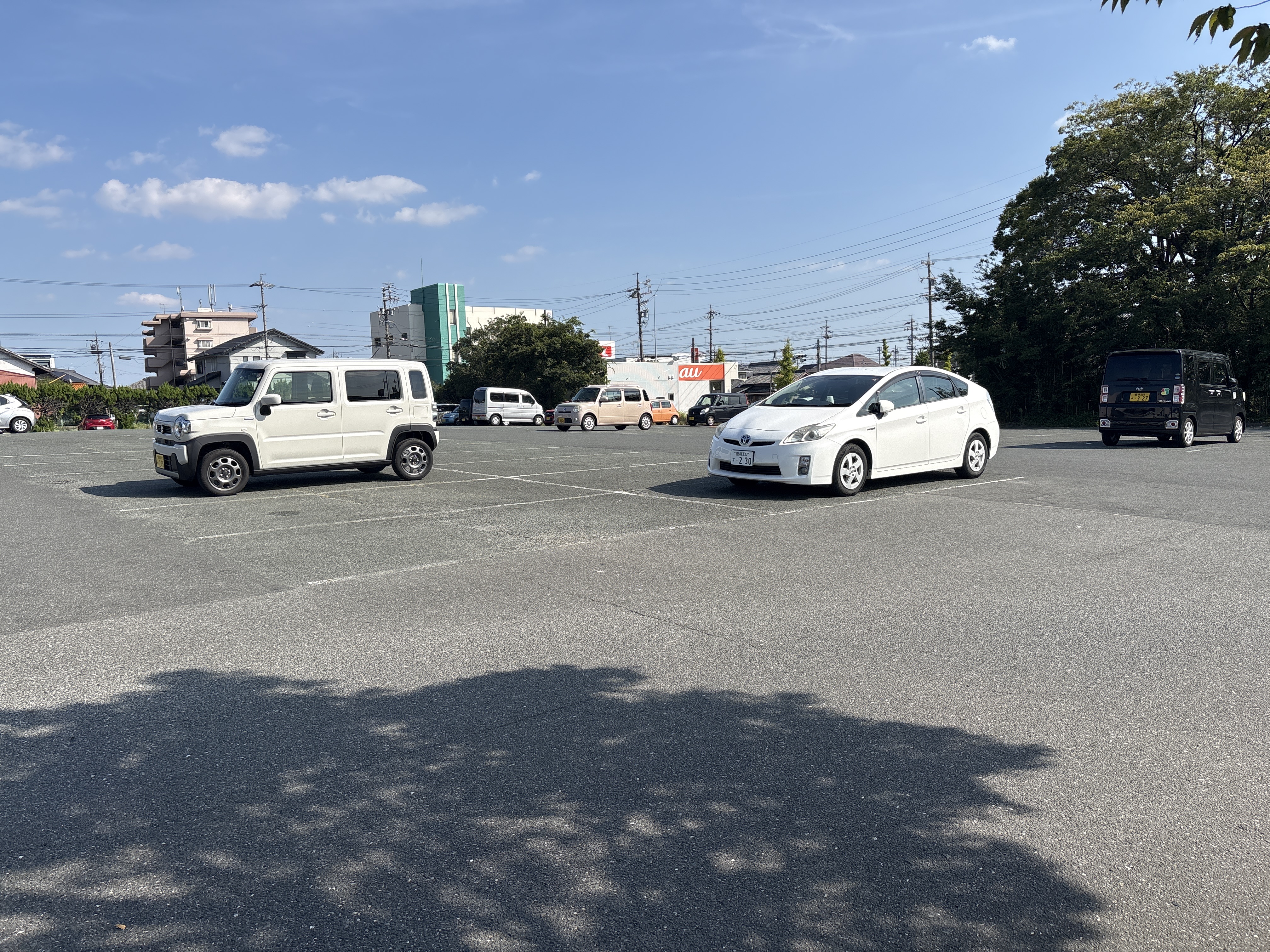 イオン蒲郡店 平面駐車場